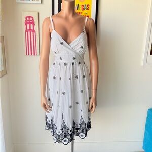NWT Spense White and Black Midi Dress